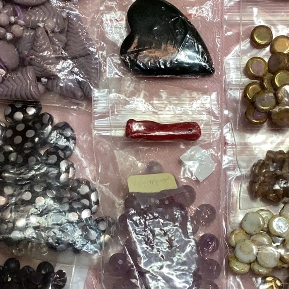 Lot #55 Jewelry Making Seed & Glass Beads + Stone & Duo’s by the Hundreds - Picture 9 of 11